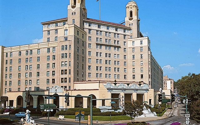 Picture for Arlington Resort Hotel & Spa