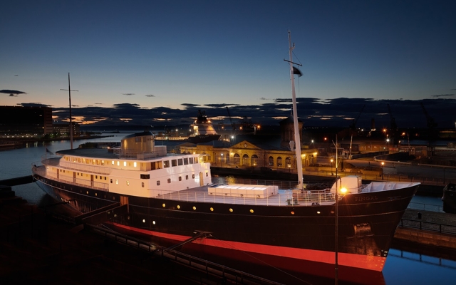 Picture for Fingal - Edinburgh's Floating Hotel