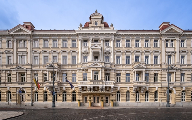 תמונה עבור Kempinski Hotel Cathedral Square