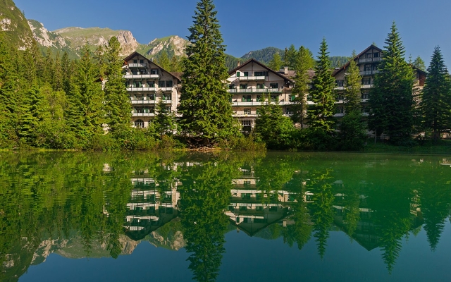 תמונה עבור Hotel Lago di Braies