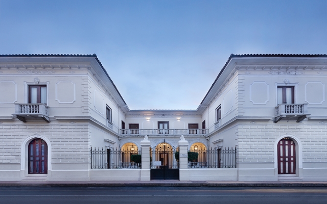 Picture for La Perla Hotel