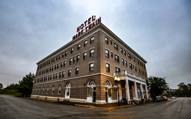 Picture for Mark Twain Hotel & Conference Center (Hannibal, MO)
