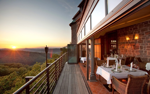 תמונה עבור Romantik Hotel auf der Wartburg