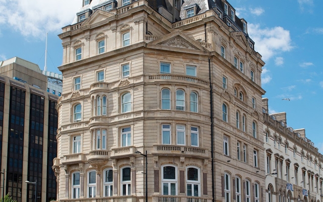 תמונה עבור The Royal Hotel Cardiff