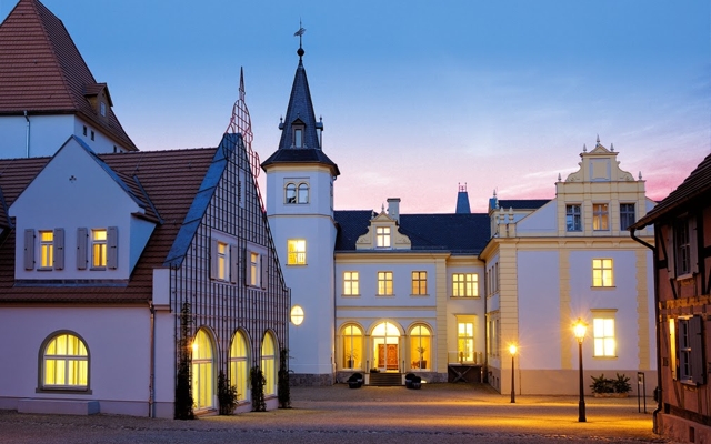 תמונה עבור Schloss & Gut Liebenberg