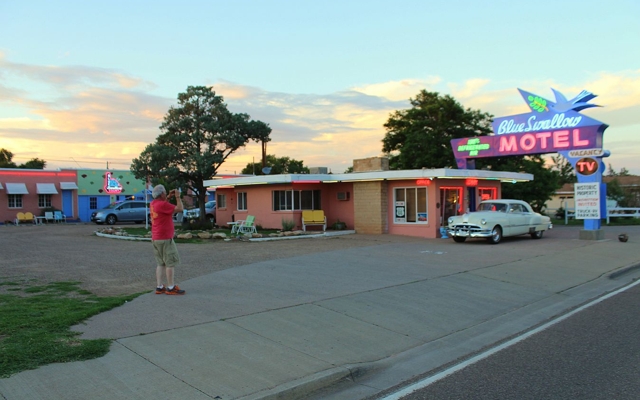 Picture for The Blue Swallow Motel