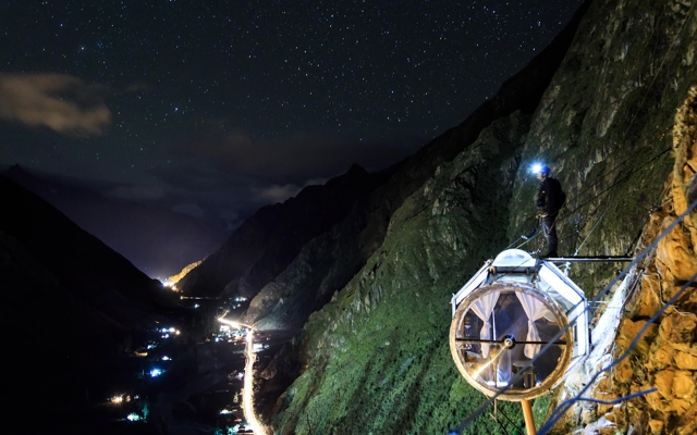 תמונה עבור The Skylodge Adventure Suites, Peru