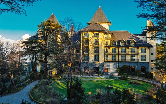 תמונה עבור Wildflower Hall, Shimla