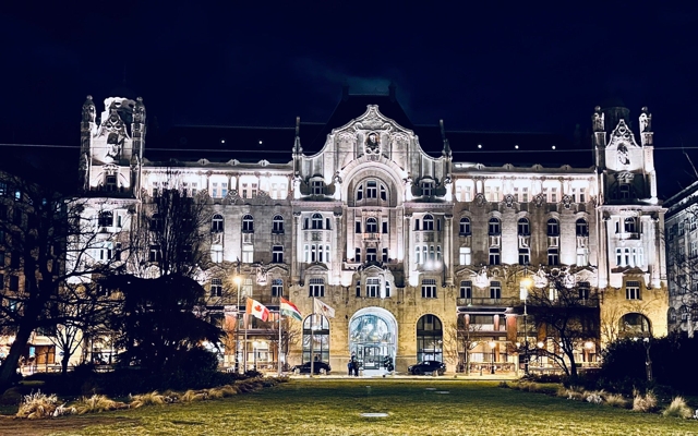 תמונה עבור Four Seasons Hotel Gresham Palace Budapest