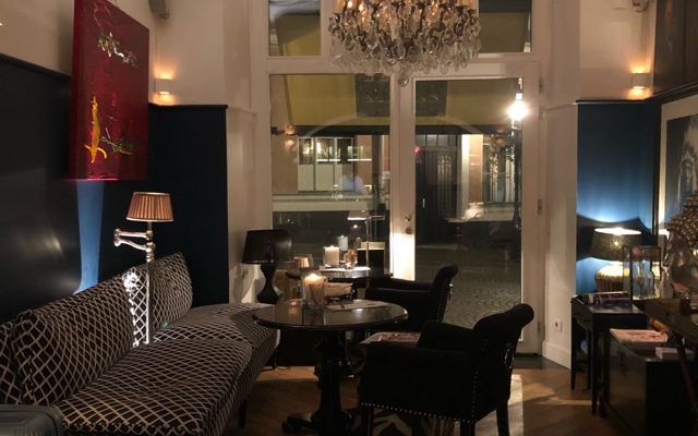 תמונה עבור Lesar Hotel Angel