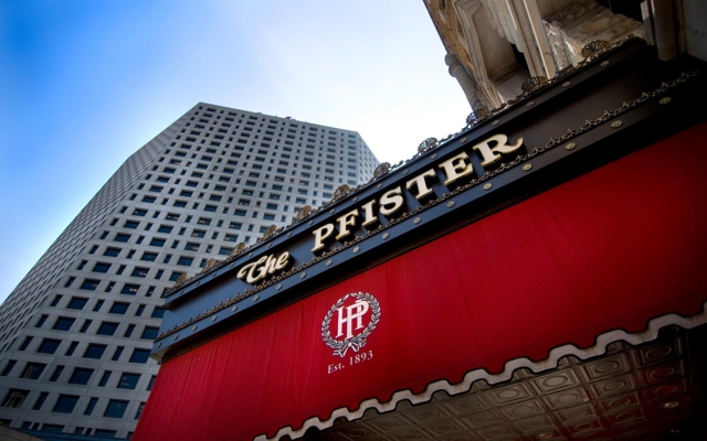 תמונה עבור The Pfister Hotel