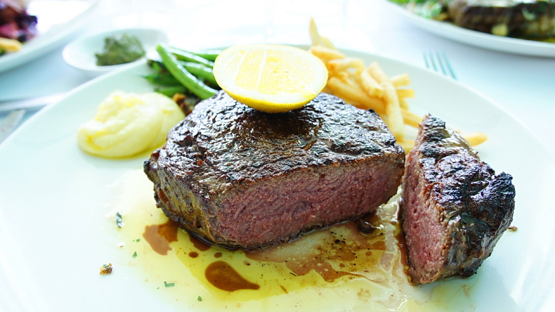 תמונה עבור Icebergs Dining Room and Bar