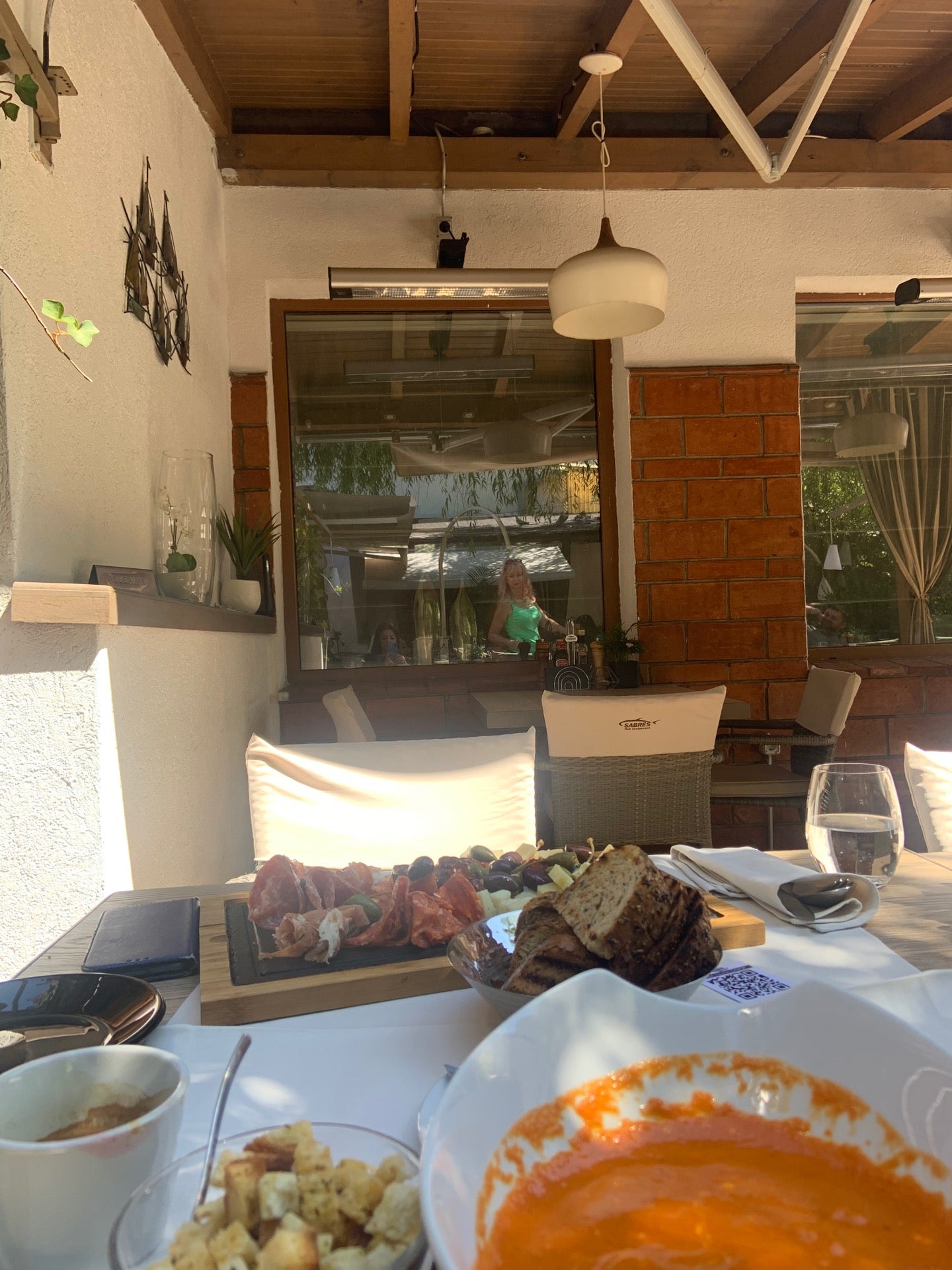 תמונה עבור Restaurant Sabres